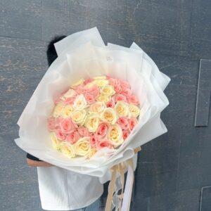 ช่อกุลาบสีขาวชมพู