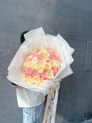 ช่อกุลาบสีขาวชมพู